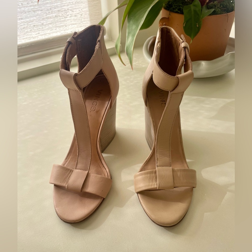 Vince Block Heel Sandal  Nude Leather  sz 6 EUC